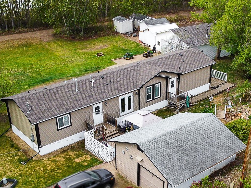 Photo of 016 Maplewood Ave (Railway Ave), Watino, AB T0H 3R0 (MLS # A2295691)