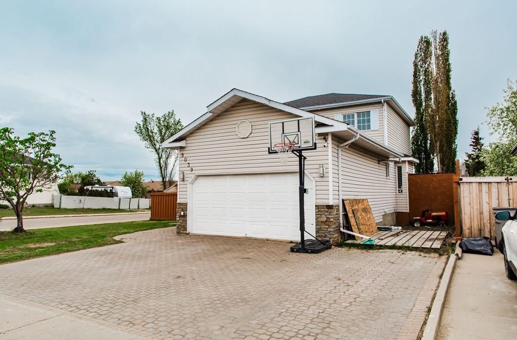 Photo of 9039 106 Avenue, Grande Prairie, AB T8X 1H8 (MLS # A2313379)