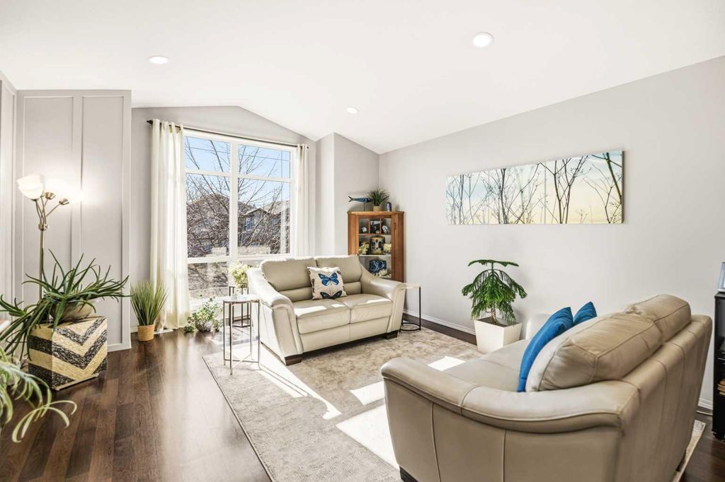 Photo of 60 Garden Road, Lacombe, AB T4L 2P1 (MLS # A2303276)