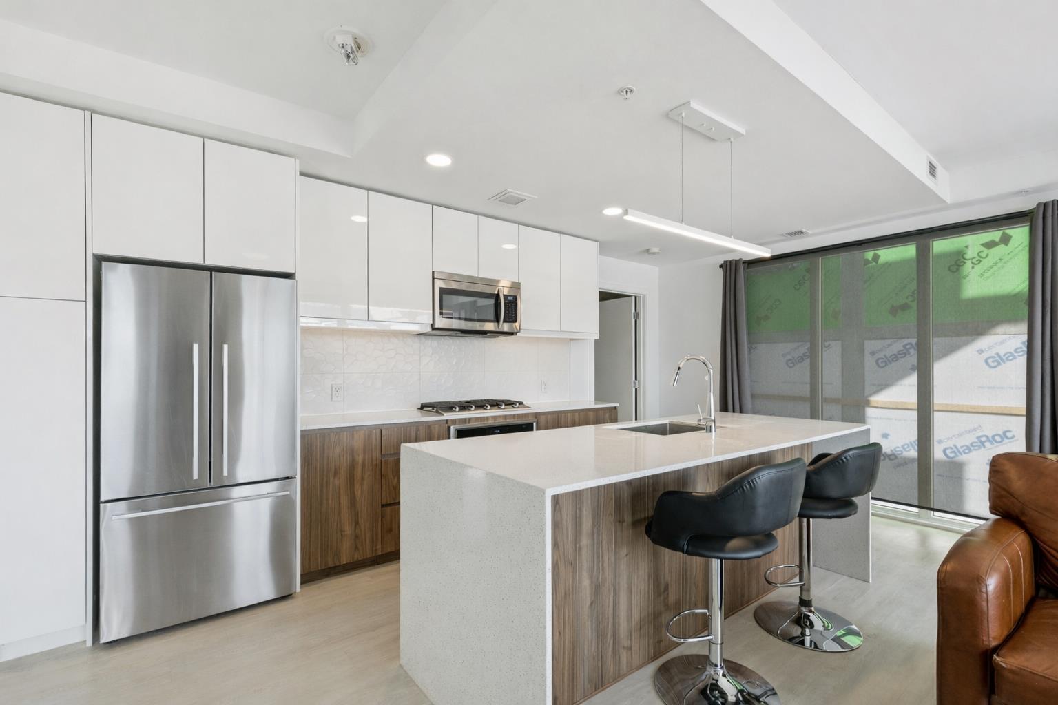 327 9A Street NW 211