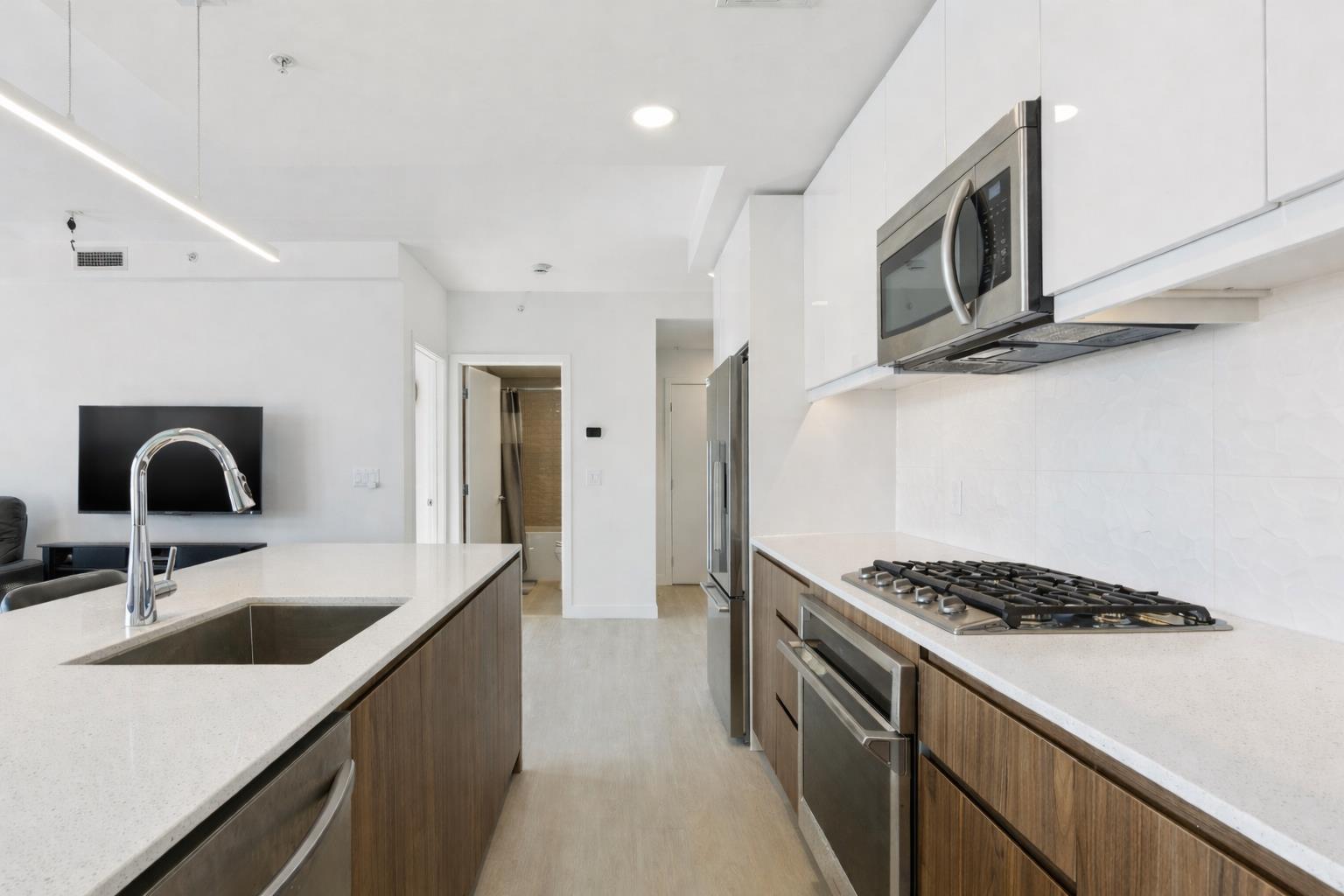 327 9A Street NW 211