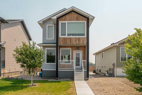 Photo of 824 Coalbrook Close W, Lethbridge, AB T1J 5M9 (MLS # A2333038)