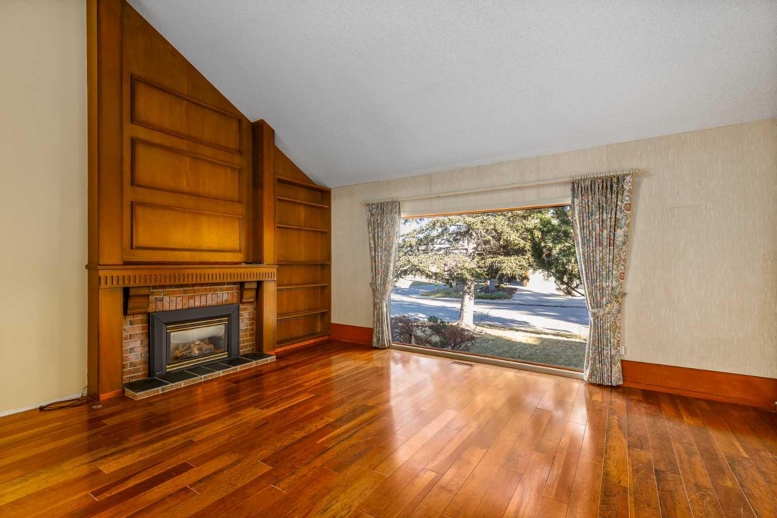 135 Oakfern Way SW