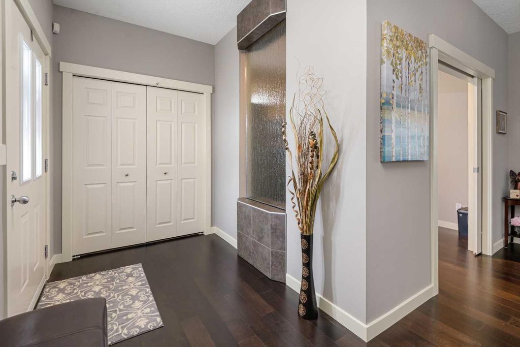 Photo of 124 Evergreen Circle SW, Calgary, AB T2Y 0C1 (MLS # A2314547)