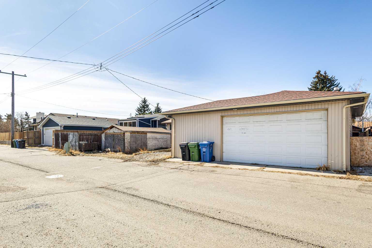 268 Madeira Place NE