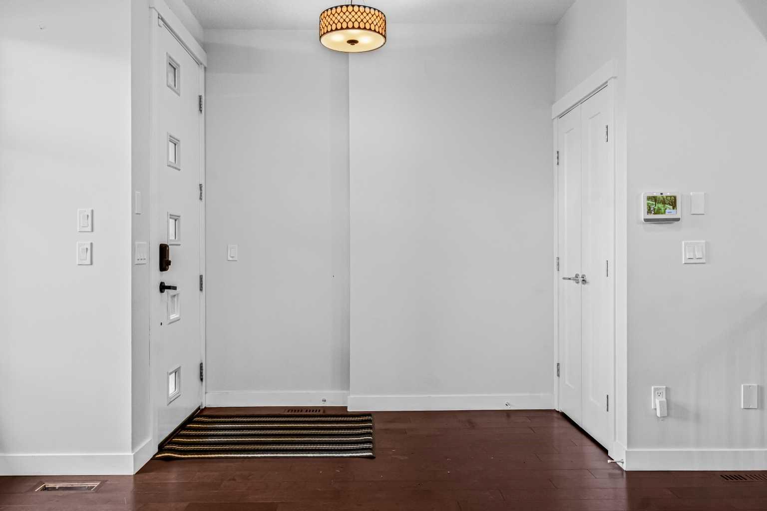 1402 29 Street SW