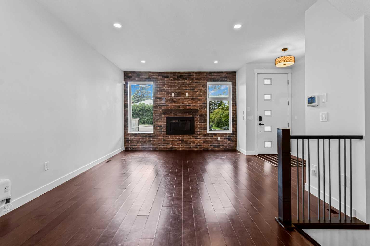 1402 29 Street SW