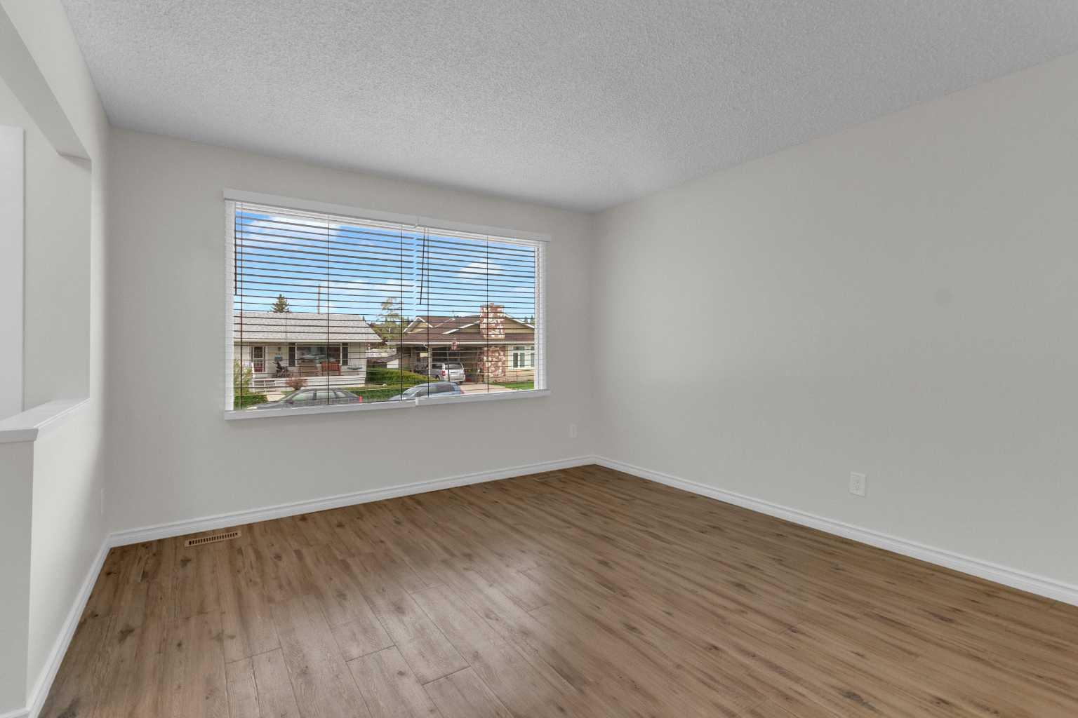 452 Queen Alexandra Way SE