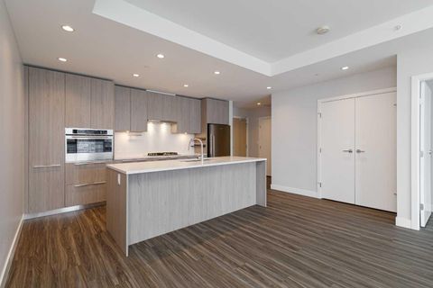 530 3 Street SE 1205 Calgary AB T2G 2L8