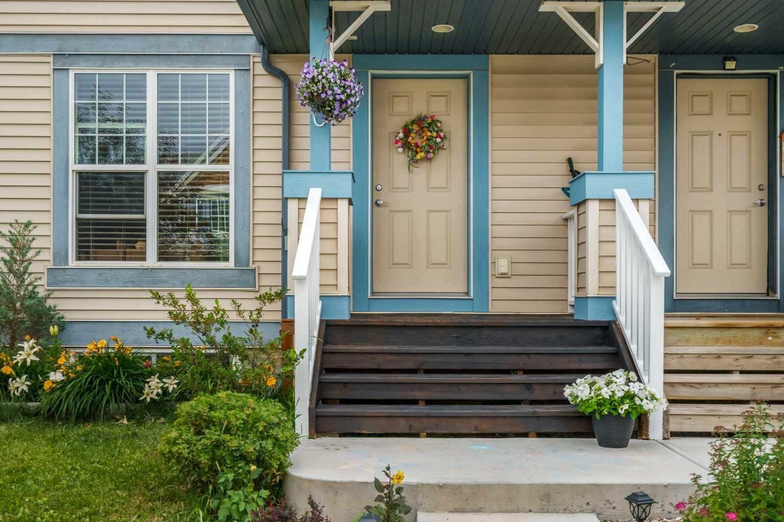 240 Elgin Meadows Gardens SE
