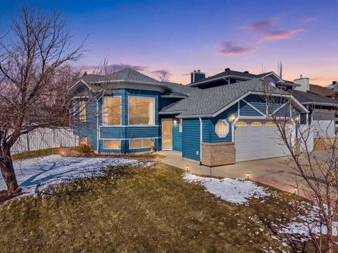 276 Riverside Mews SE Calgary AB T2C 3Y8
