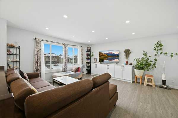 171 Rundlefield Crescent NE