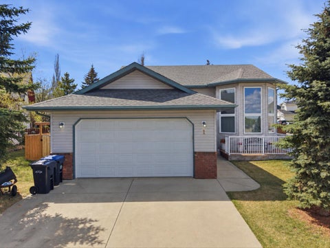 Photo of 1 Pell Close, Sylvan Lake, AB T4S 1W8 (MLS # A2309405)
