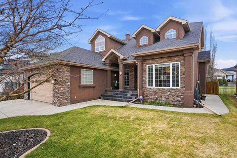 Photo of 244 Cove Road, Chestermere, AB T1X 1E3 (MLS # A2300945)