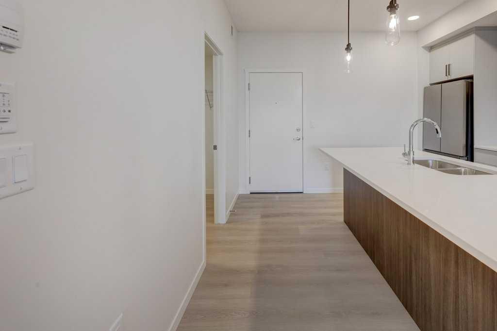 245 Edith Place NW 409