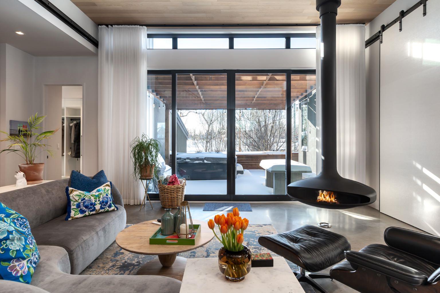 411 Cliffe Avenue SW