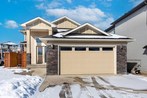 Photo of 35 Sherview Grove NW, Calgary, AB T3R 0Y4 (MLS # A2298398)