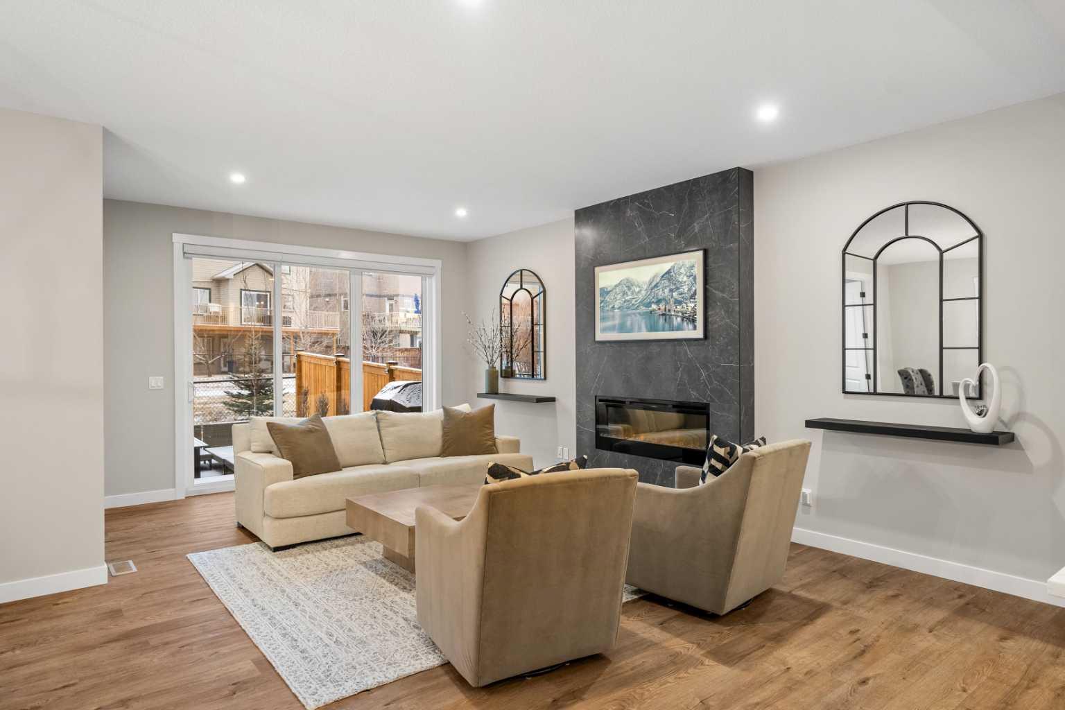 135 Silver Spruce Grove SW