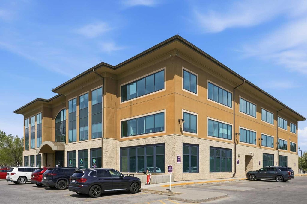 Photo of 40 Sunpark Plaza SE #222, Calgary, AB T2X 3X7 (MLS # A2337254)