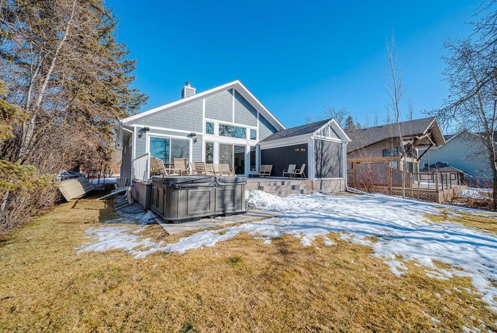 Photo of 144 Jarvis Bay Drive, Jarvis Bay, AB T4S 2R8 (MLS # A2295886)