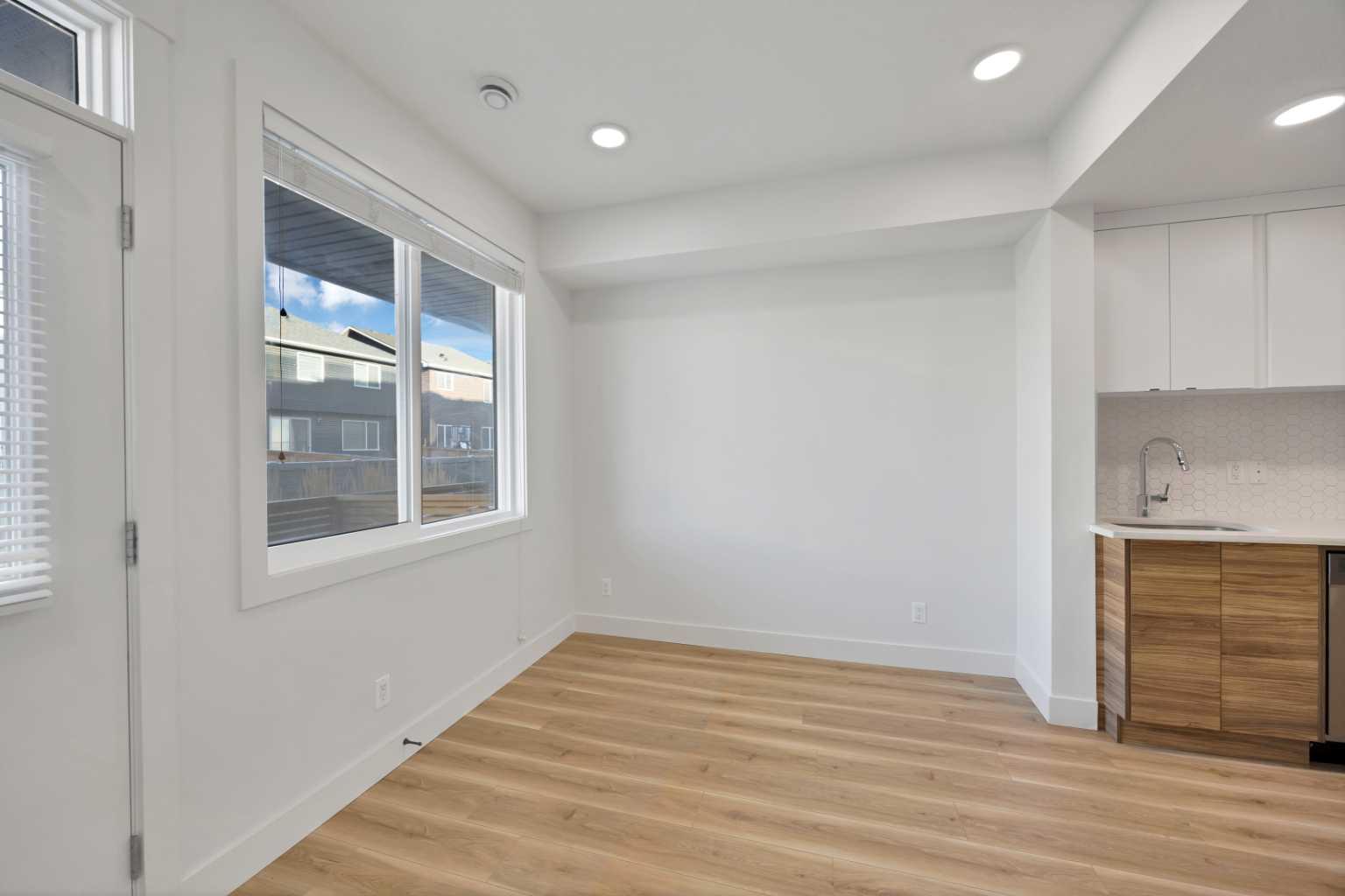 10060 46 Street NE 112