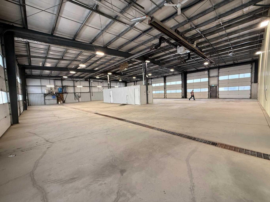 Photo of 2 Van Der Horn Way, Rural Red Deer County, AB T4S 2M4 (MLS # A2320981)