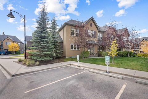 431 quarry Villas SE Calgary AB T2C 5K1