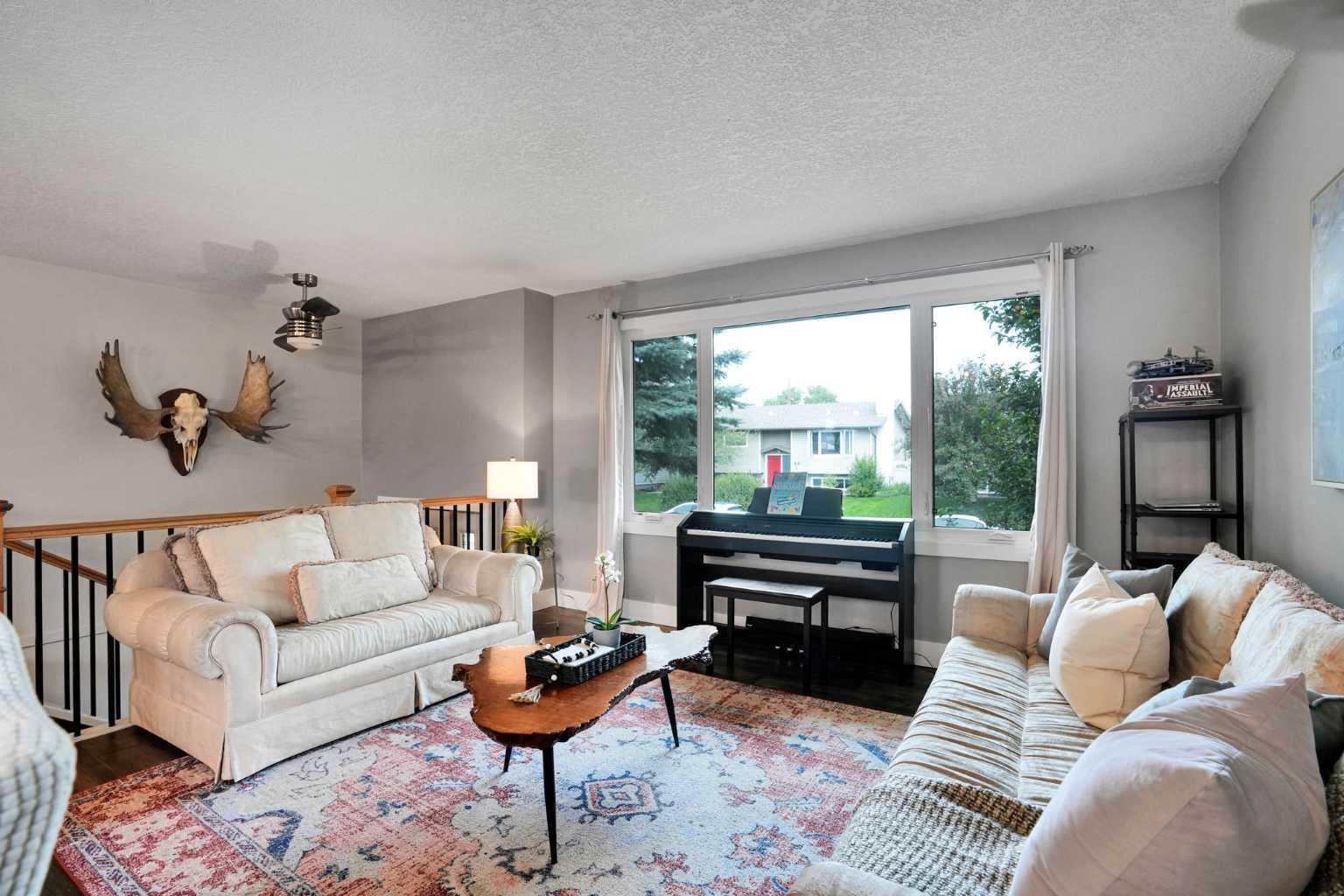 35 Queen Isabella Close SE
