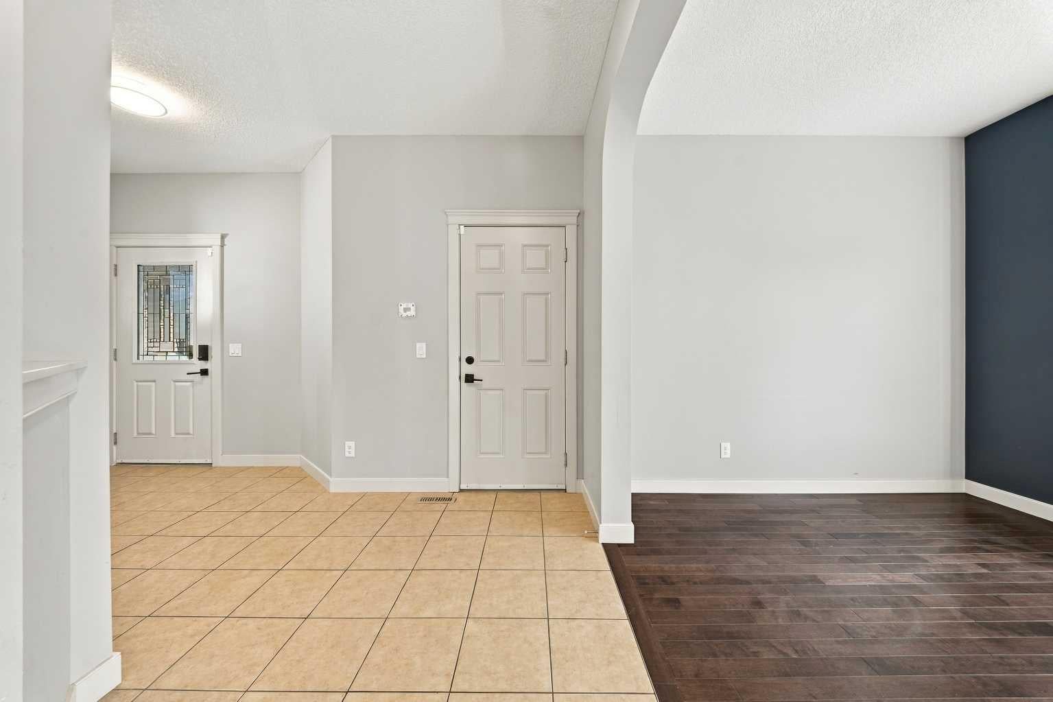 44 Skyview Point Terrace NE