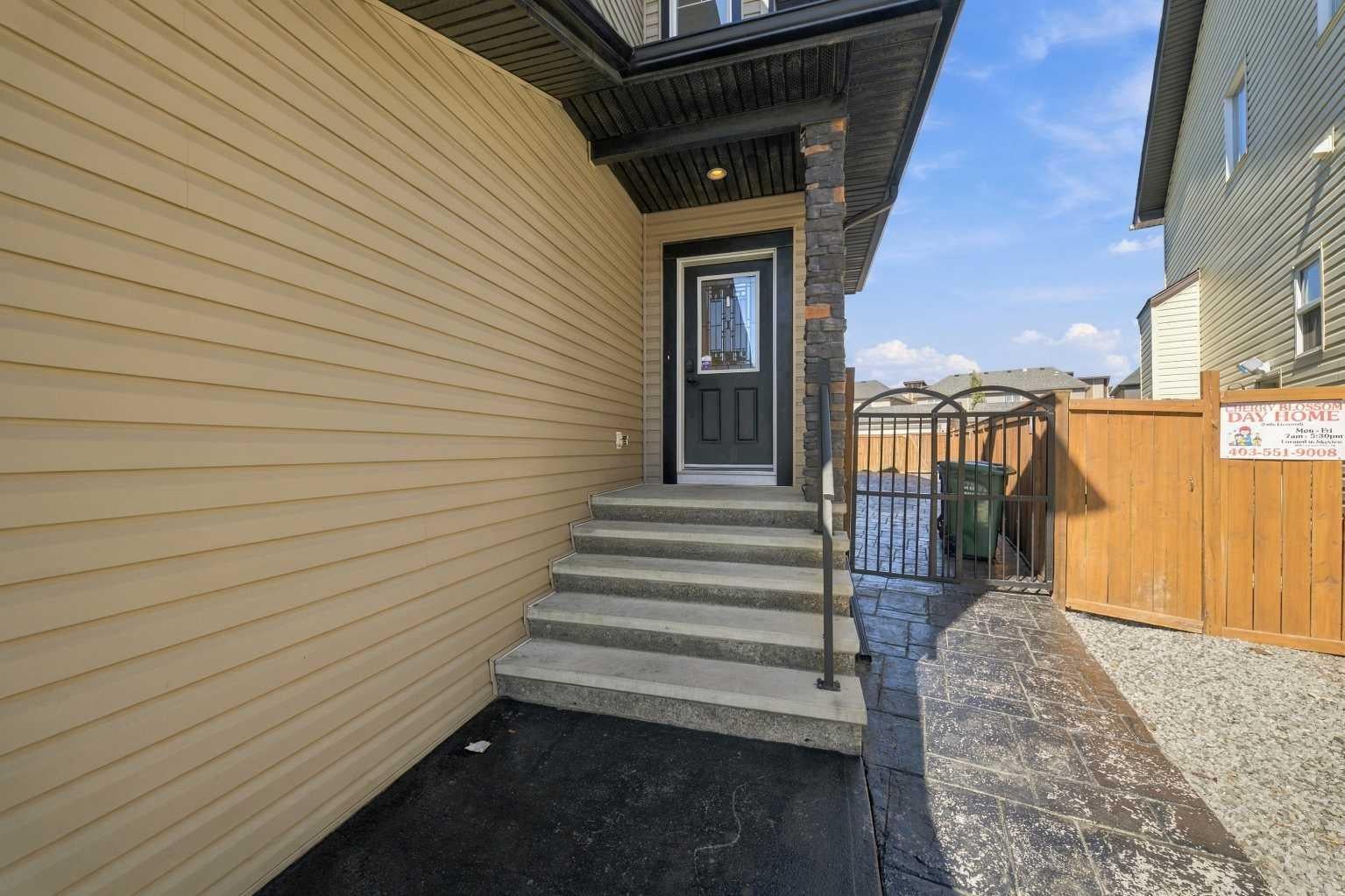 44 Skyview Point Terrace NE