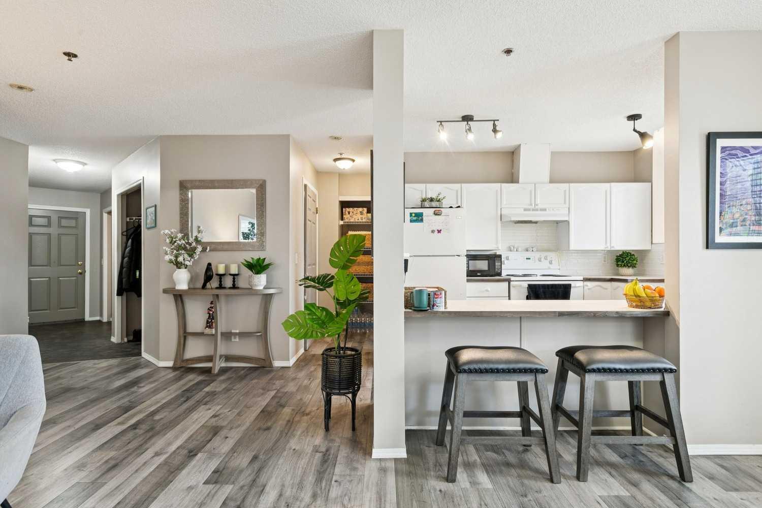 7 Harvest Gold Manor NE 104