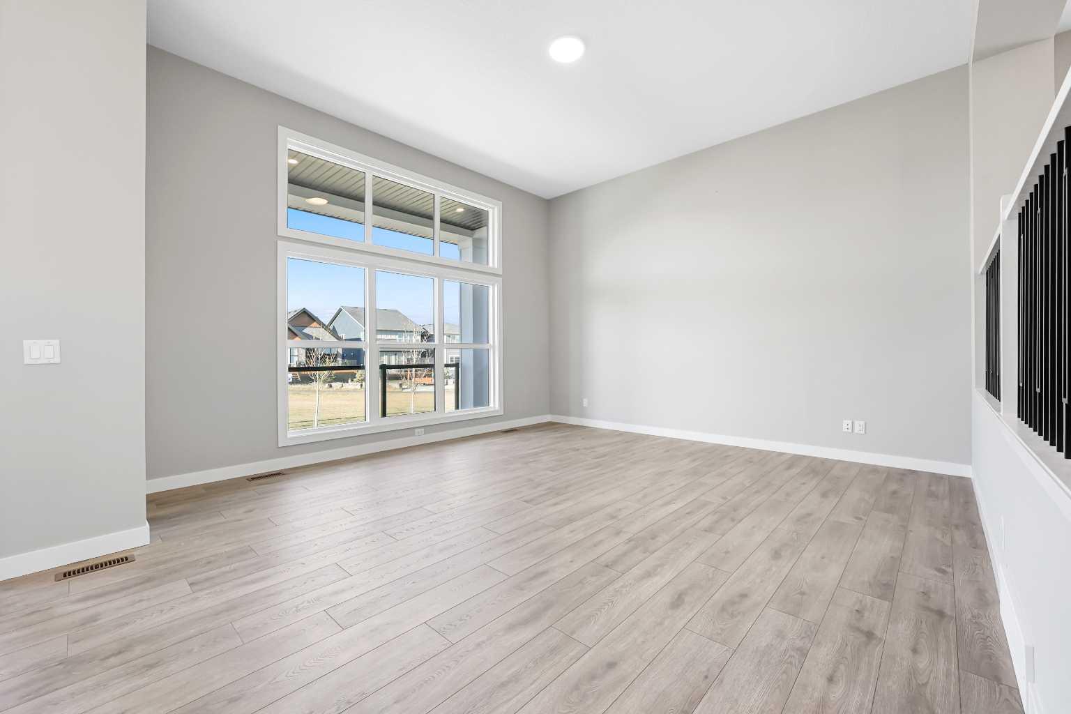 112 Mitchell Walk NW