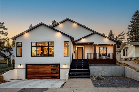 30 Roselawn Crescent NW Calgary AB T2K 1K6