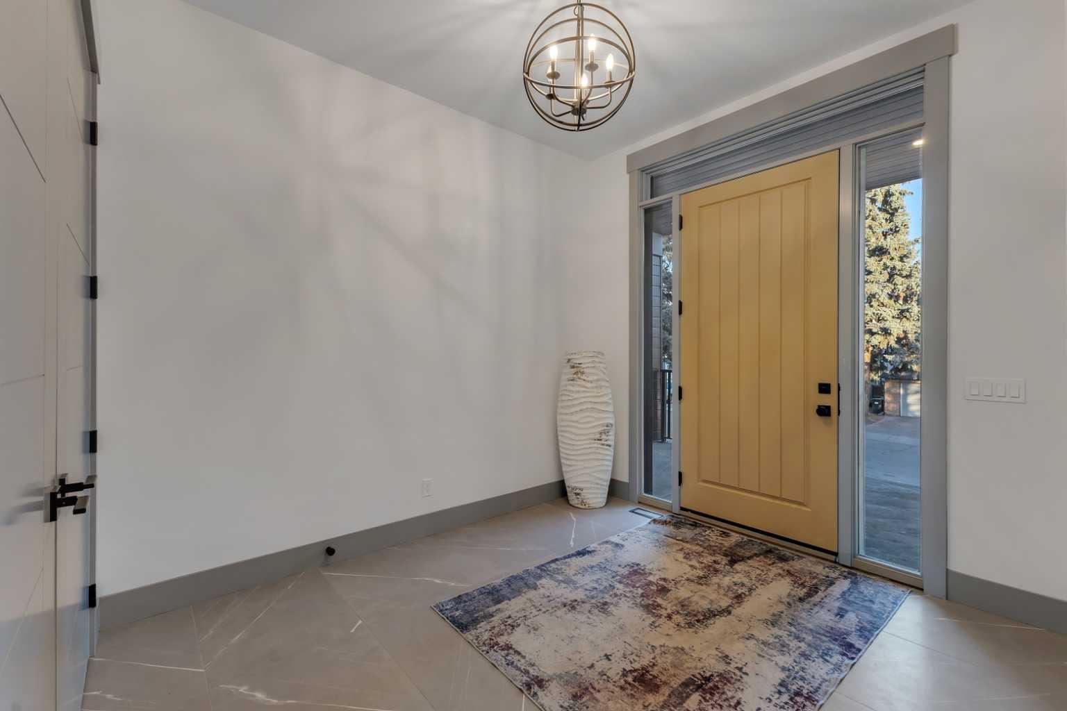 30 Roselawn Crescent NW