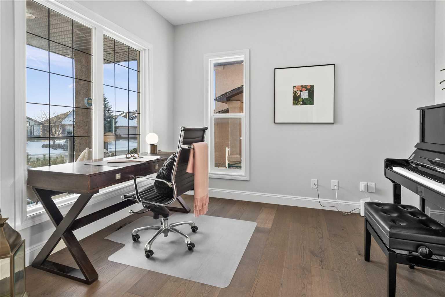 255 Gleneagles View