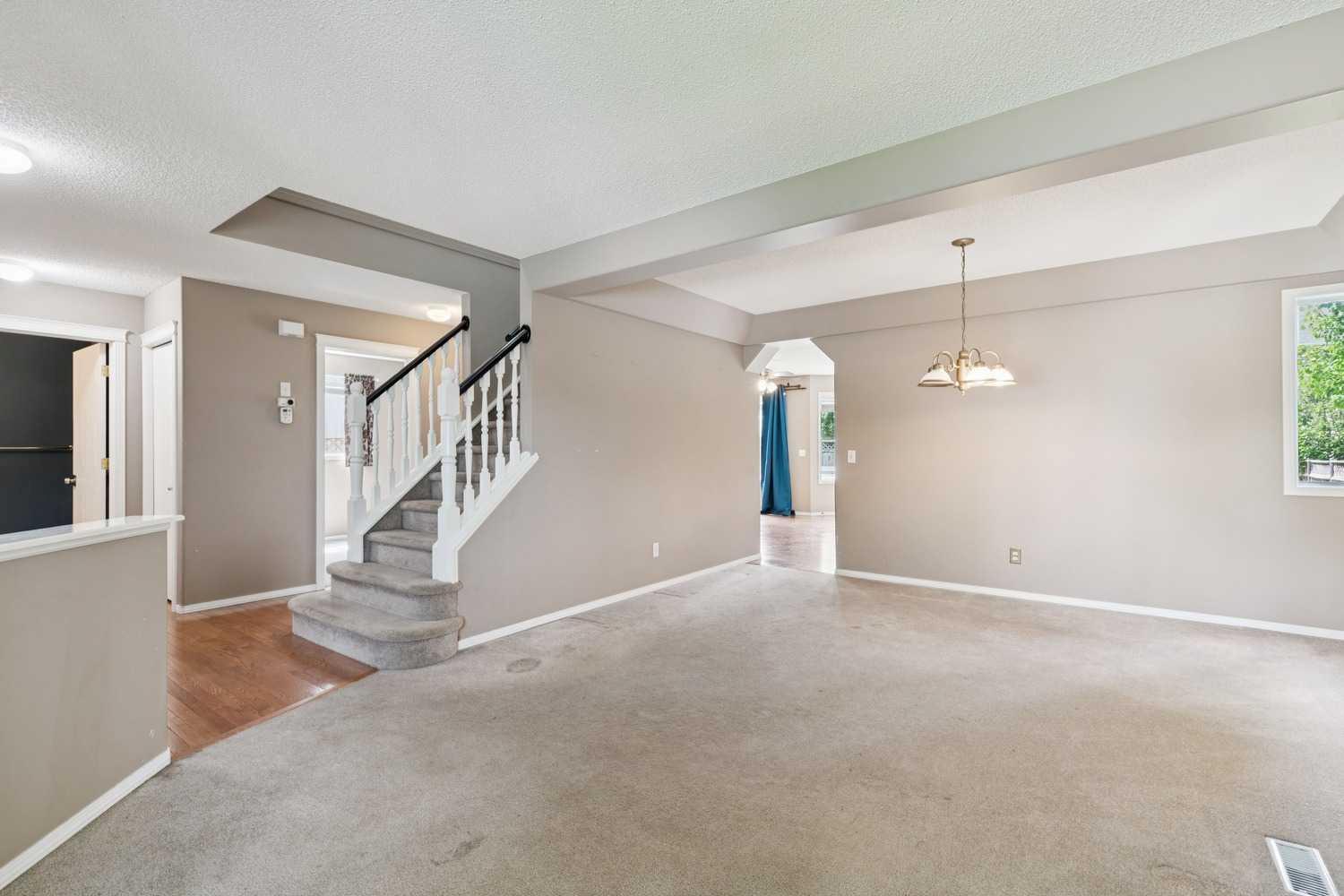 36 Valley Stream Close NW