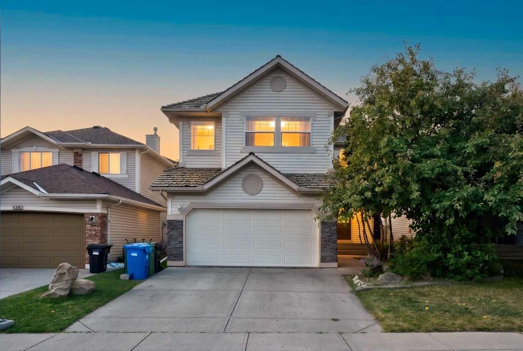 Photo of 137 Douglas Glen Manor SE, Calgary, AB T2Z 3Y5 (MLS # A2332193)