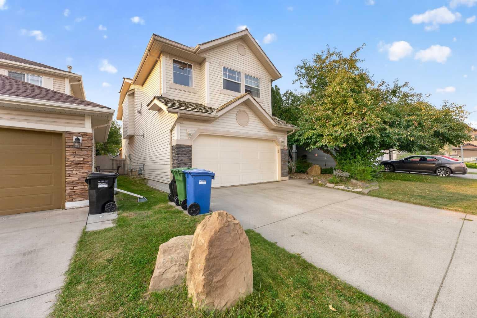 137 Douglas Glen Manor SE
