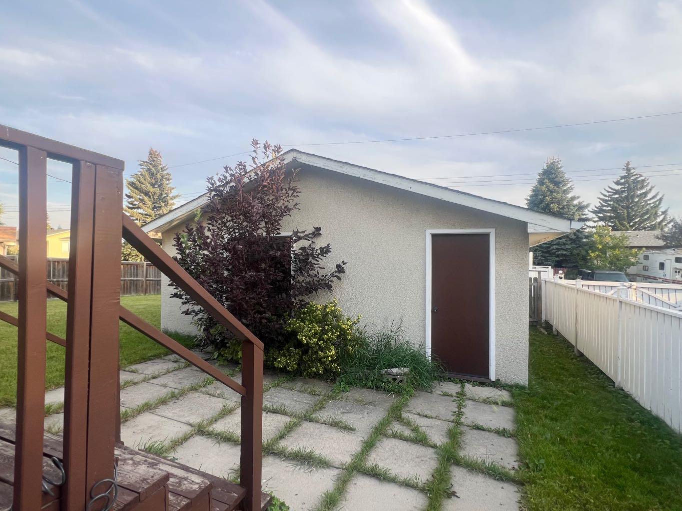 176 Huntchester Crescent NE