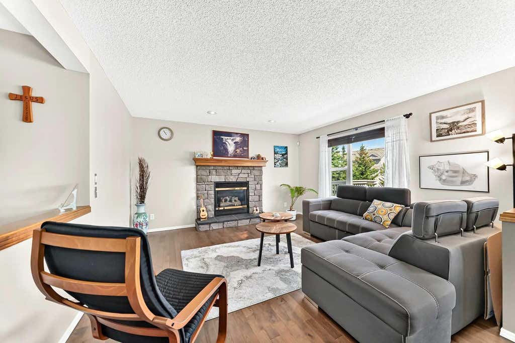 Photo of 38 Royal Oak Grove NW, Calgary, AB T3G 5P3 (MLS # A2322923)