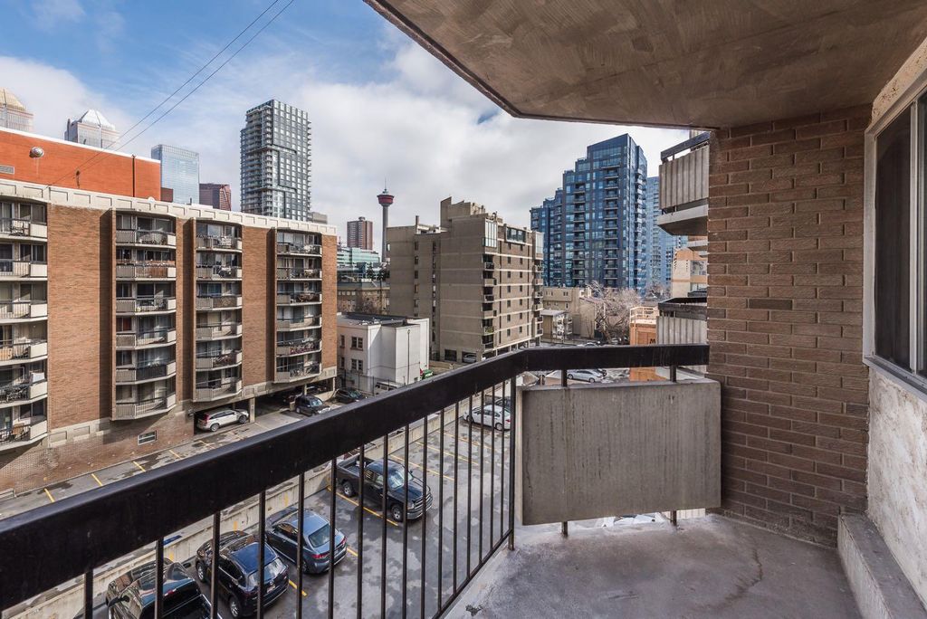 Photo of 340 14 Avenue SW #506, Calgary, AB T2R 1H4 (MLS # A2301046)
