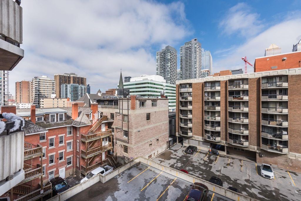 Photo of 340 14 Avenue SW #506, Calgary, AB T2R 1H4 (MLS # A2301046)