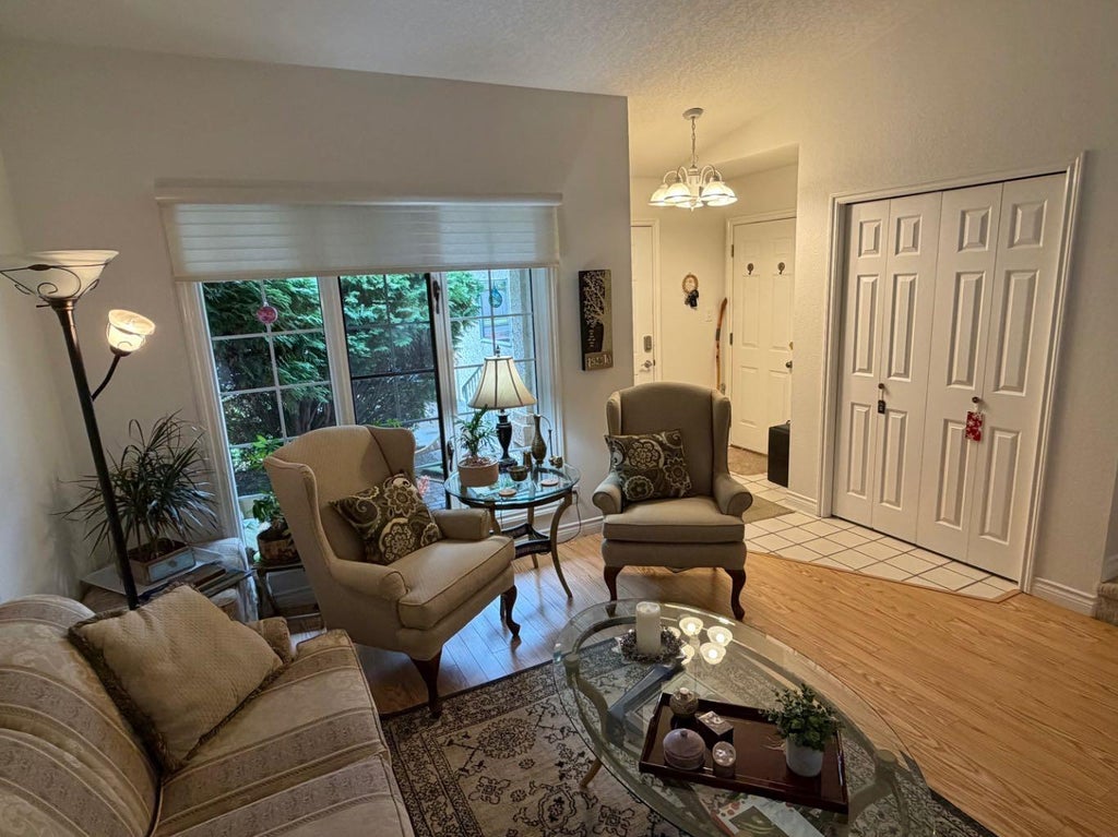Photo of 6 Heritage Crescent W, Lethbridge, AB T1K 6S3 (MLS # A2344798)