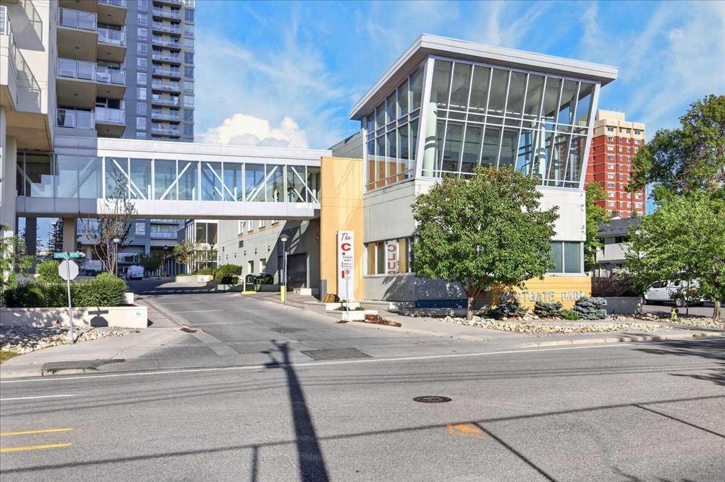 Photo of 55 Spruce Place SW #904, Calgary, AB T3C 3X5 (MLS # A2334746)