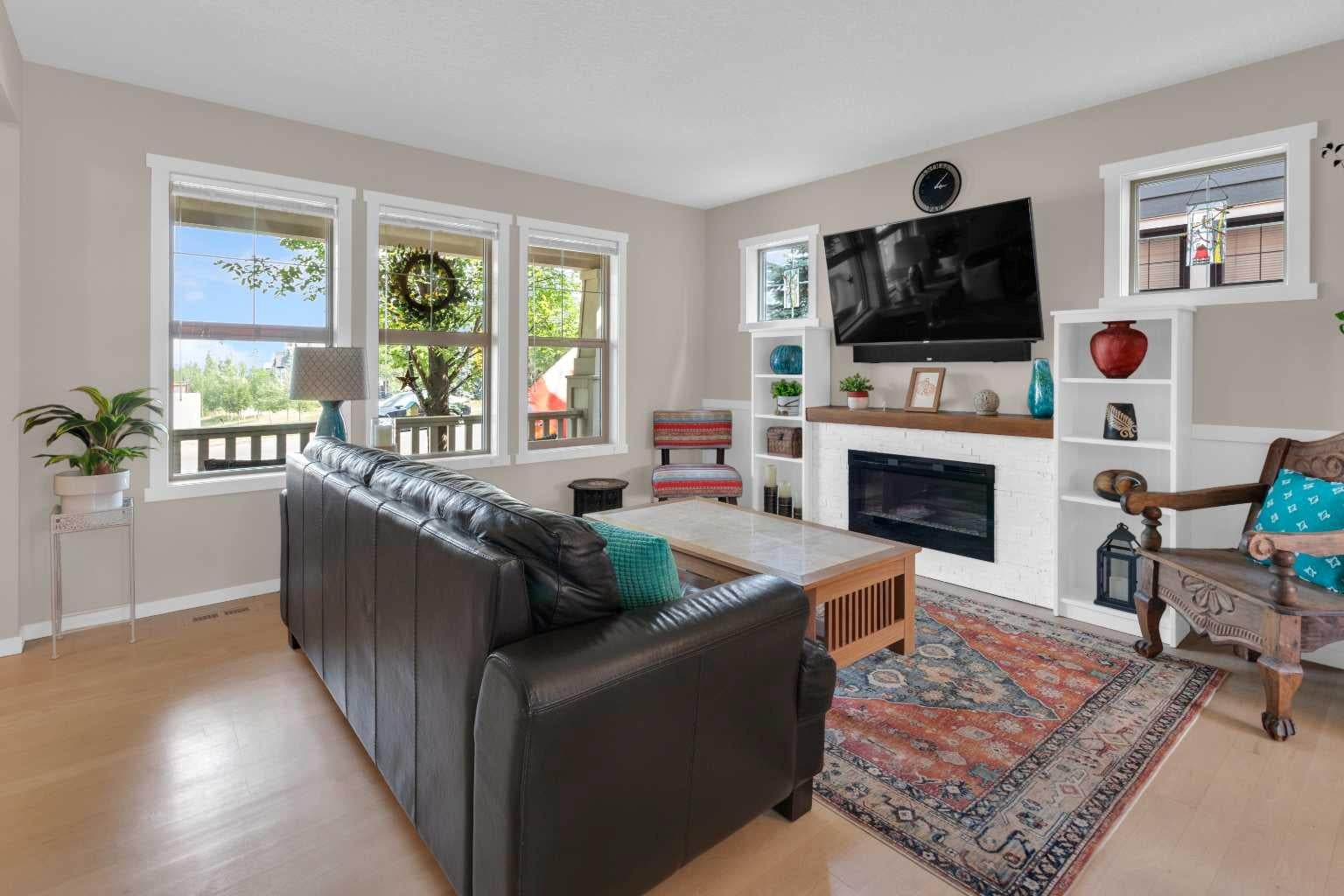 87 Marine Drive SE