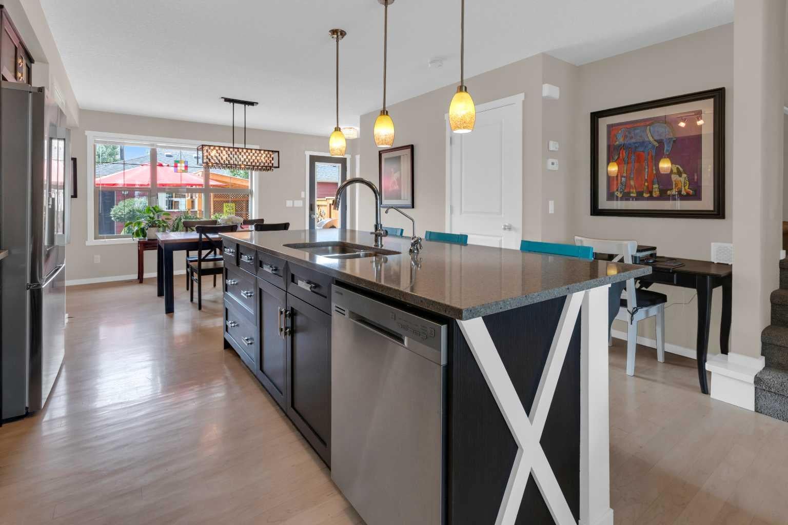 87 Marine Drive SE