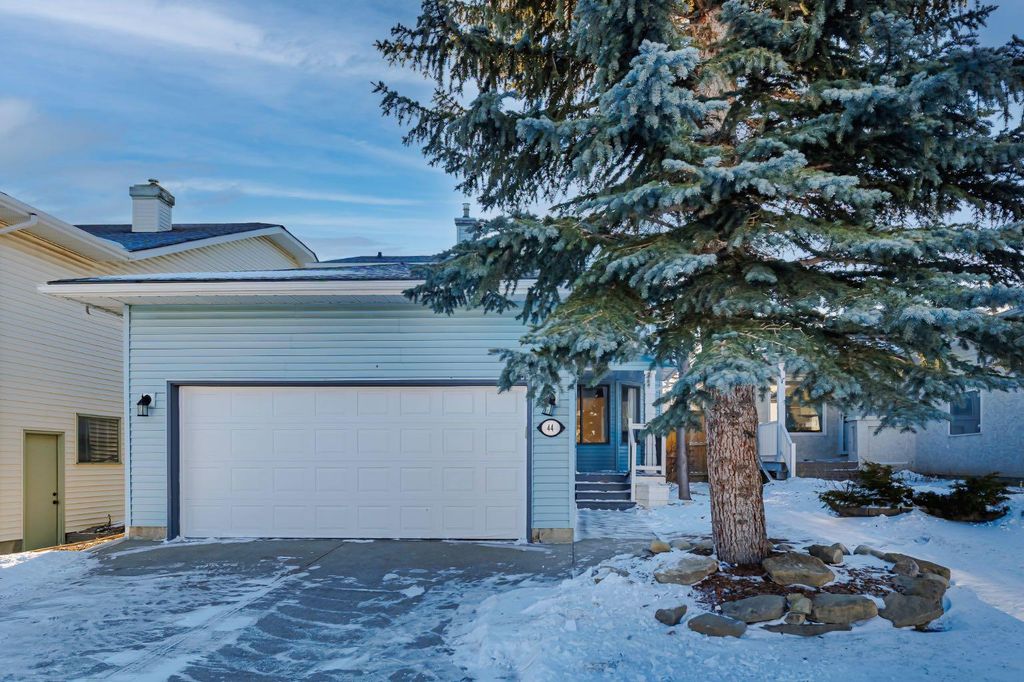 Photo of 44 Macewan Ridge Close NW, Calgary, AB T3K 3G5 (MLS # A2275842)