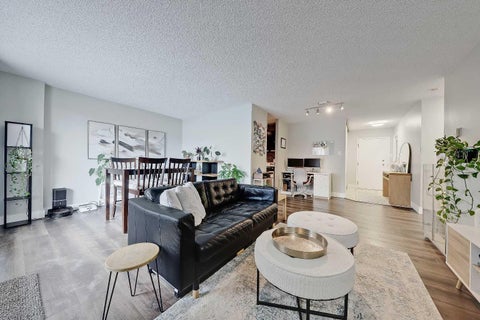 Photo of 718 12 Avenue SW #708, Calgary, AB T2R 0H7 (MLS # A2350412)