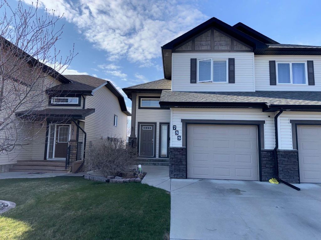 Photo of 755 Silkstone Close W, Lethbridge, AB T1J 4B9 (MLS # A2303320)
