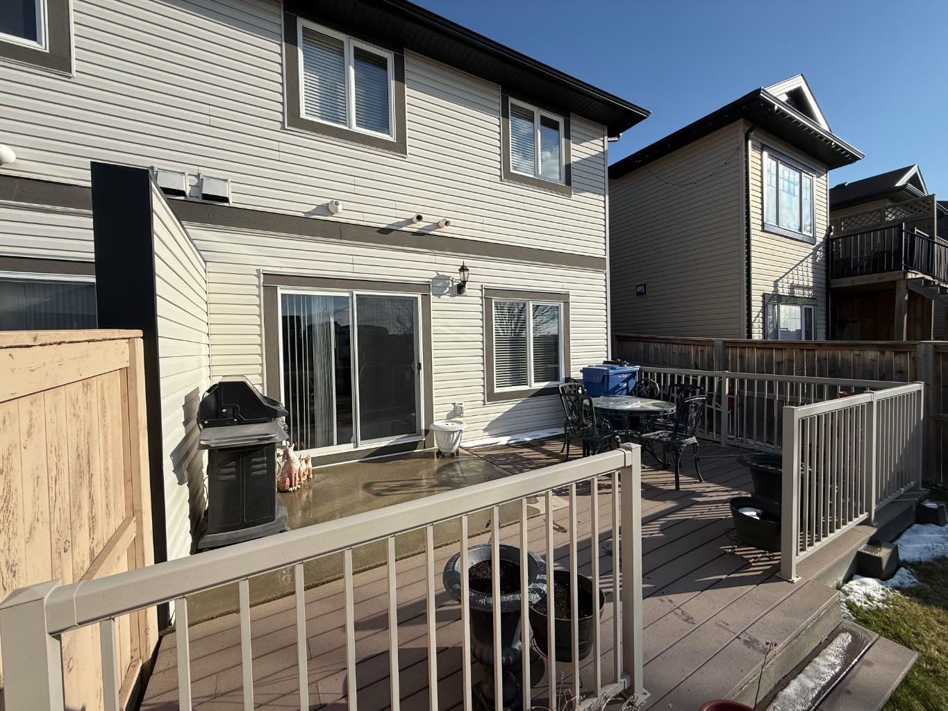 755 Silkstone Close W